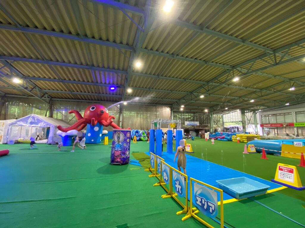 狭山スキー場 スーパーウォーターフェスのずぶぬれエリア全景