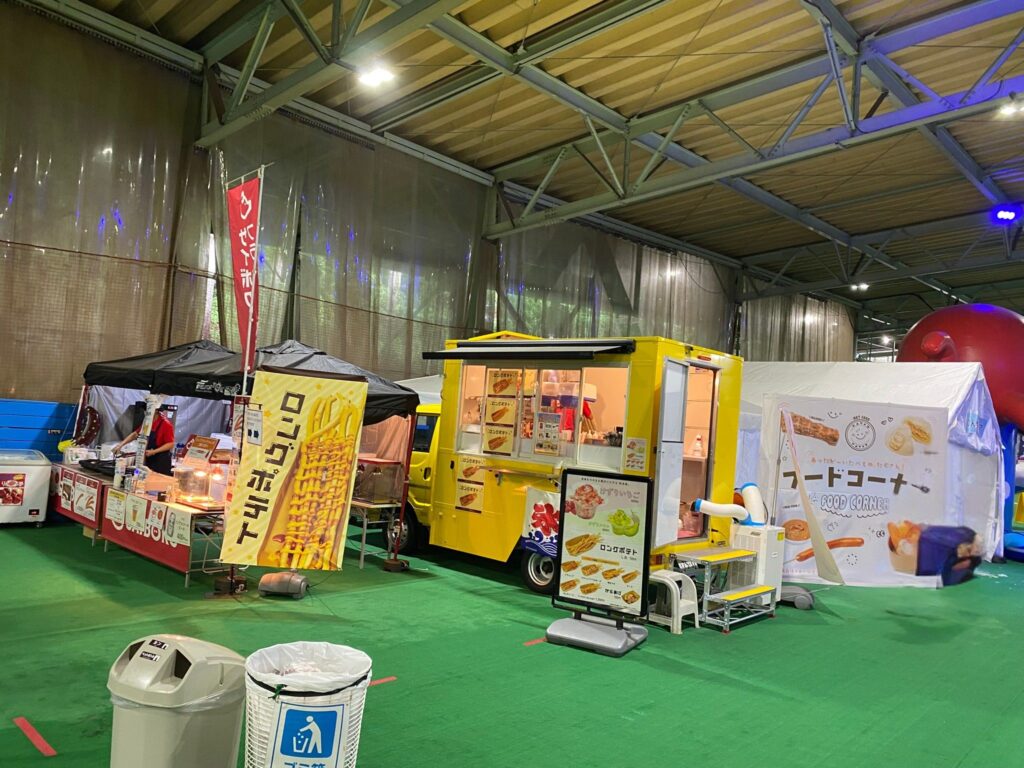 狭山スキー場 スーパーウォーターフェスのキッチンカー