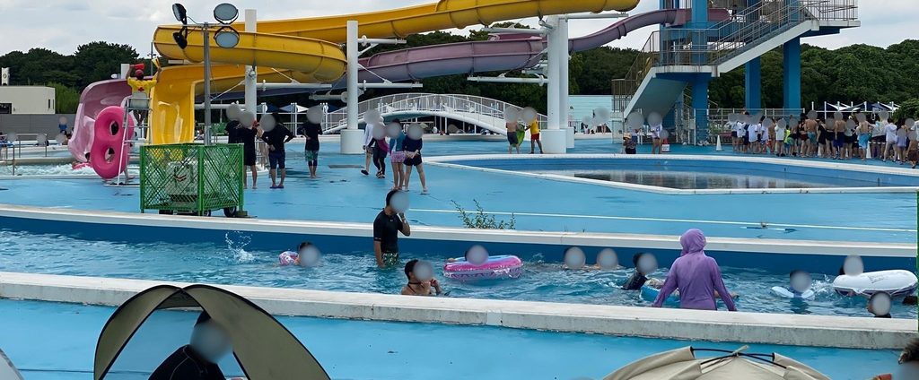 稲毛海浜公園プールの流れるプール
