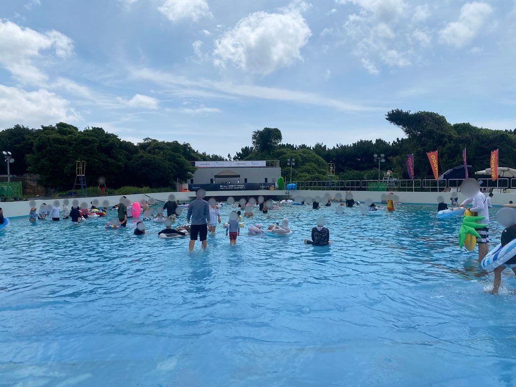 稲毛海浜公園プールの波のプール